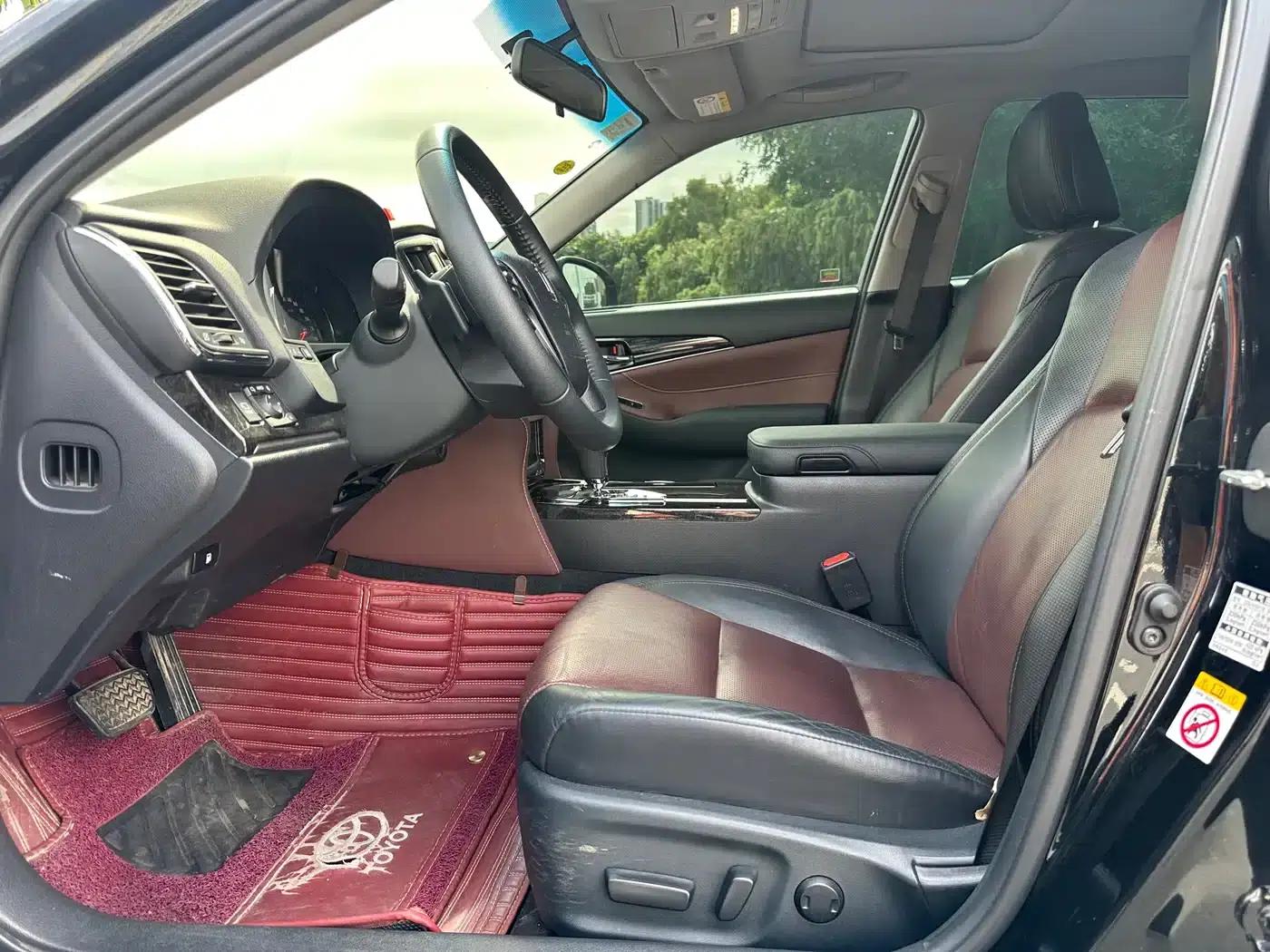 Crown 2018 2.0T Sport Edition — миниатюра 4