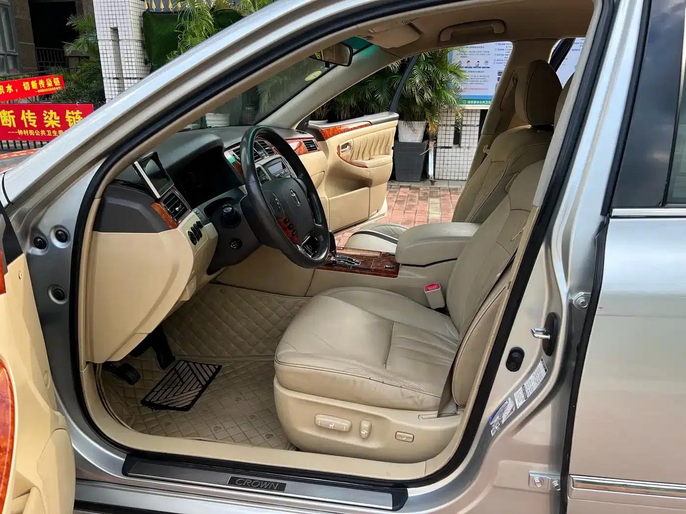 Crown 2006 2.5L Royal Leather Edition — миниатюра 6