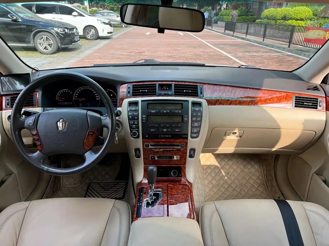Crown 2006 2.5L Royal Leather Edition — миниатюра 8