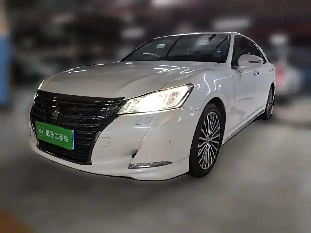 Crown 2018 2.0T Sport Edition — миниатюра 1