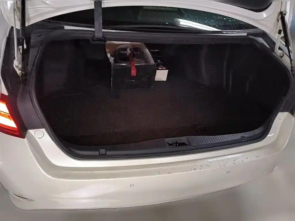 Crown 2018 2.0T Sport Edition — миниатюра 16