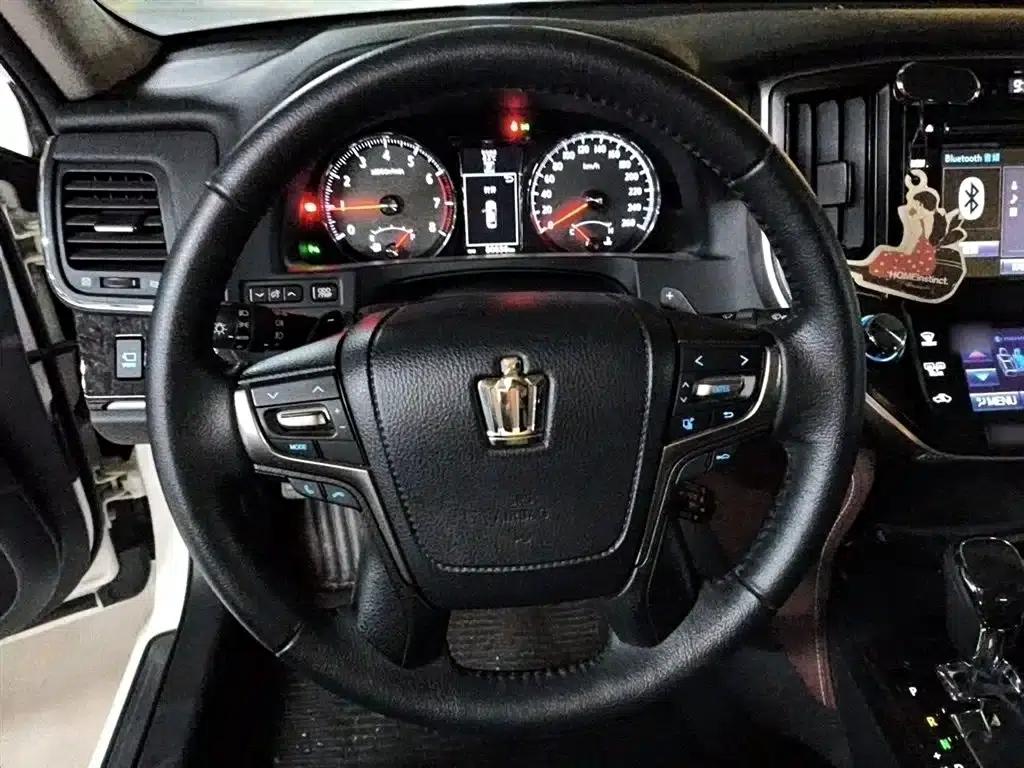 Crown 2018 2.0T Sport Edition — миниатюра 7