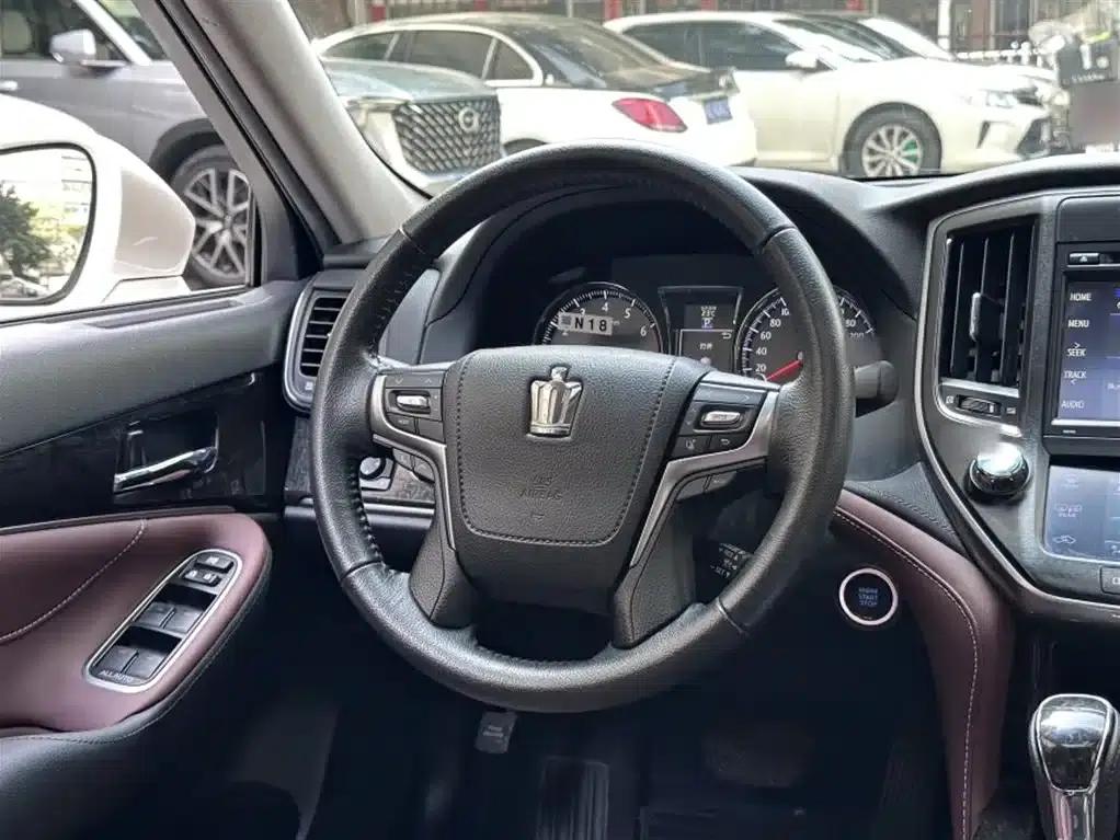 Crown 2018 2.0T Sport Edition — миниатюра 14