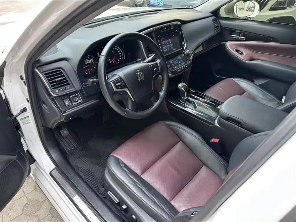 Crown 2018 2.0T Sport Edition — миниатюра 18