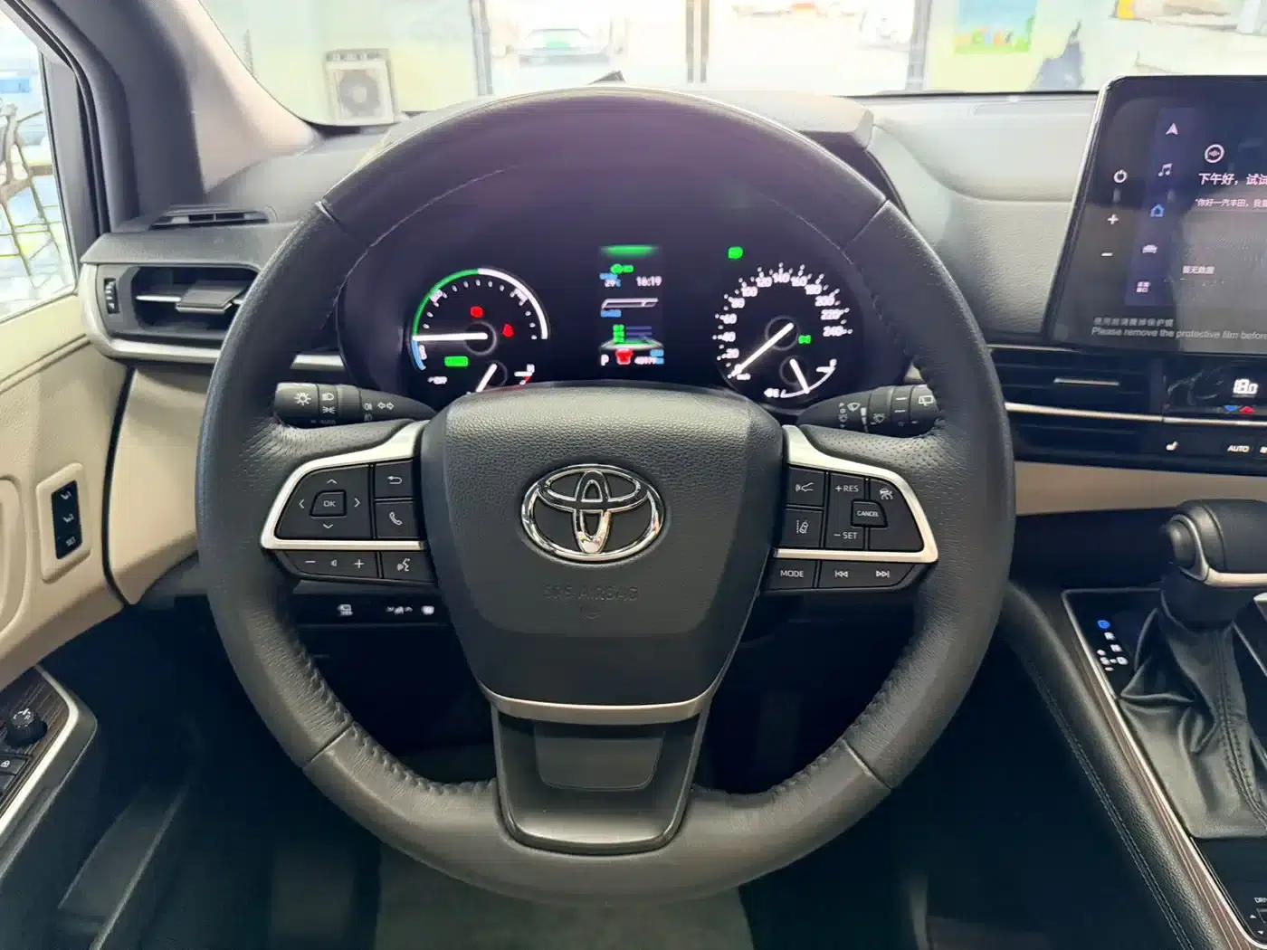 2023 Grevia 2.5L Hybrid Premium Plus Edition — миниатюра 12
