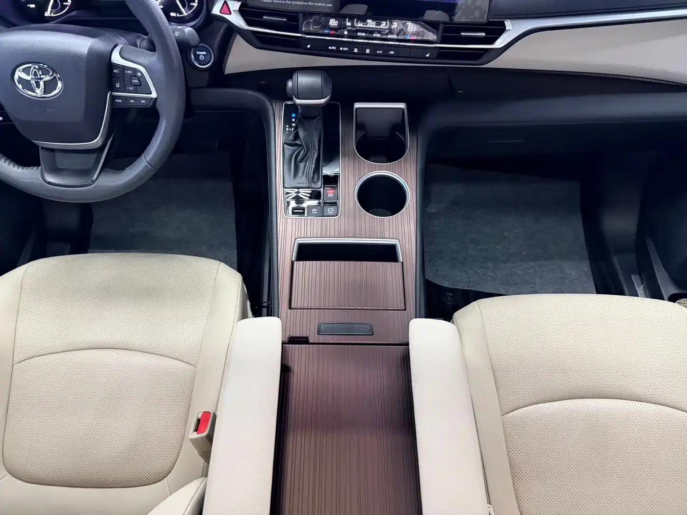 2023 Grevia 2.5L Hybrid Premium Plus Edition — миниатюра 16