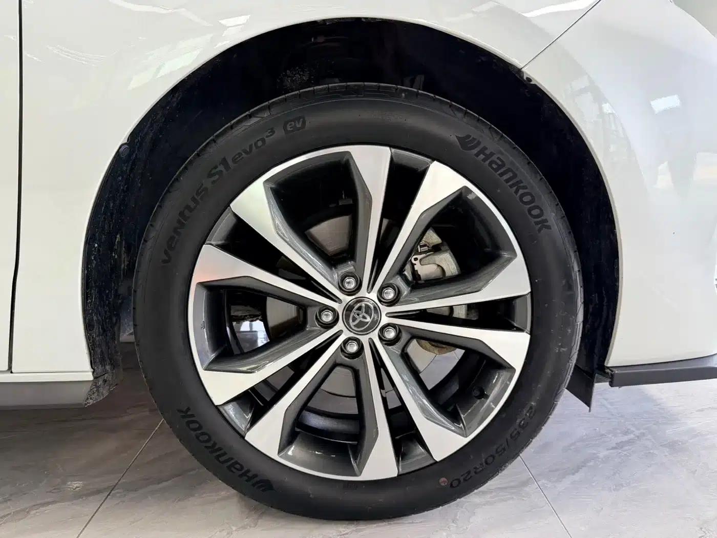 2023 Grevia 2.5L Hybrid Premium Plus Edition — миниатюра 18