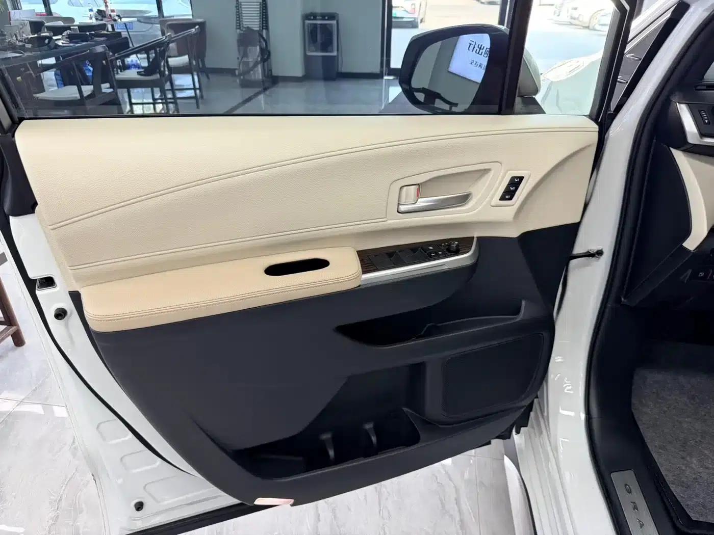 2023 Grevia 2.5L Hybrid Premium Plus Edition — миниатюра 7