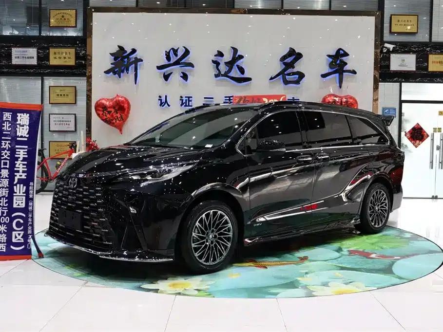 2024 Grevia 2.5L Hybrid Comfort Edition — миниатюра 1