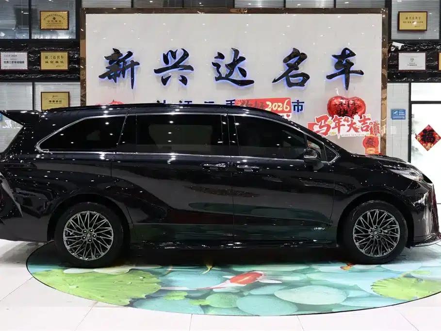 2024 Grevia 2.5L Hybrid Comfort Edition — миниатюра 4