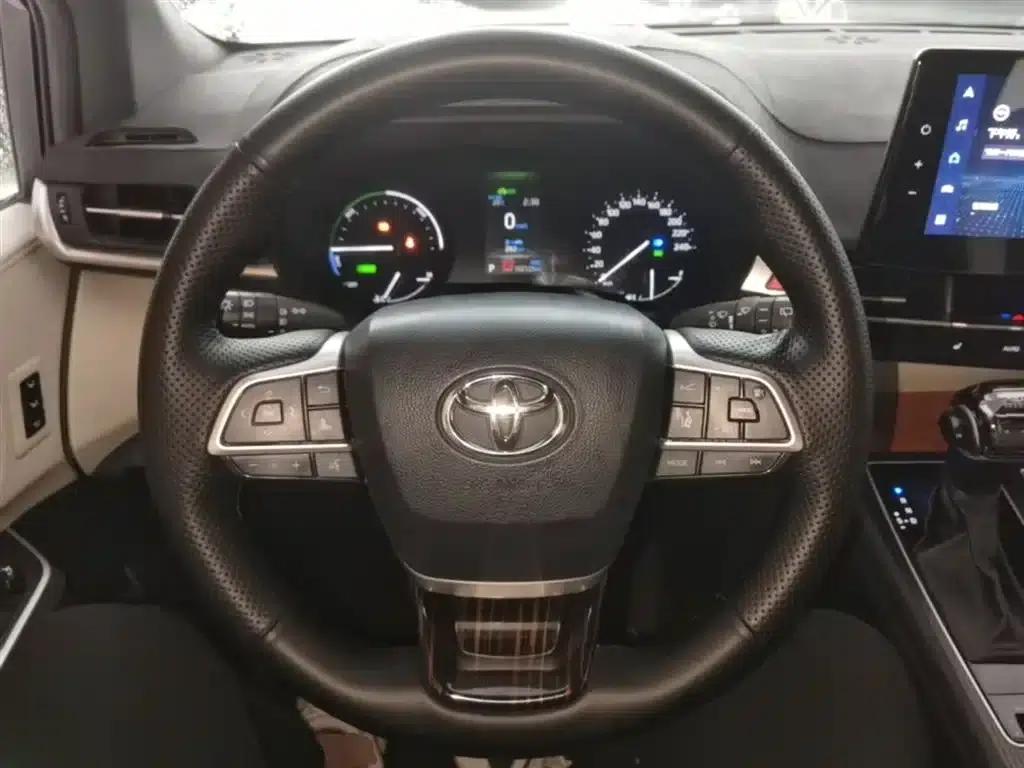 2023 Grevia 2.5L Hybrid Premium Plus Edition — миниатюра 11