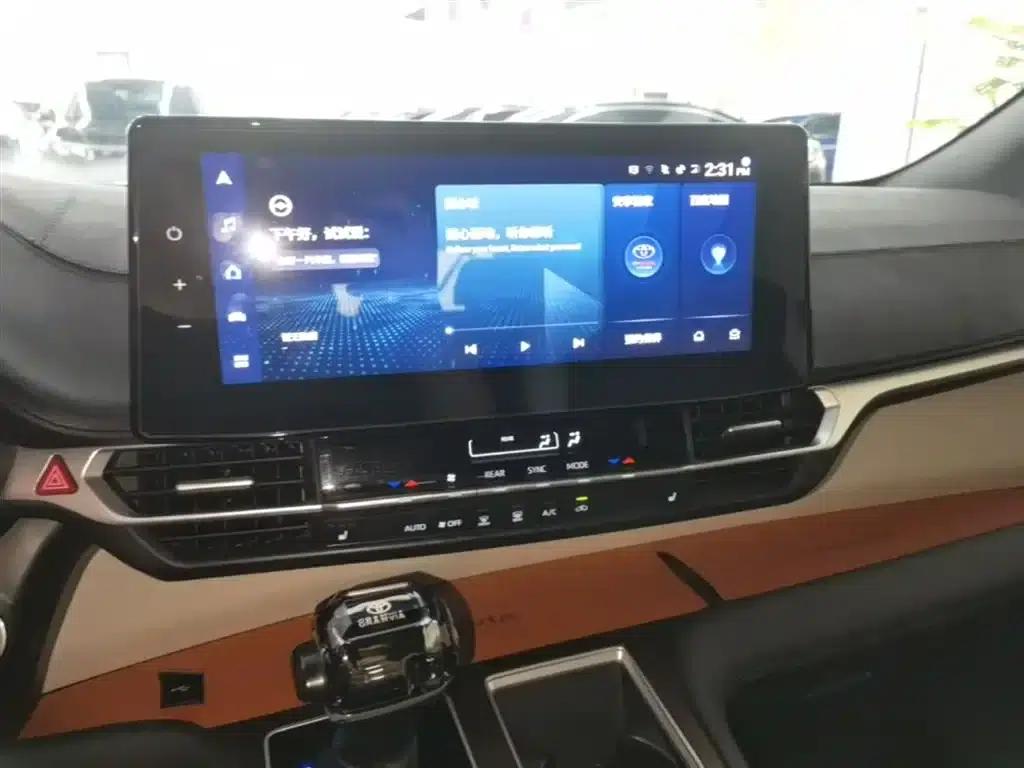 2023 Grevia 2.5L Hybrid Premium Plus Edition — миниатюра 13