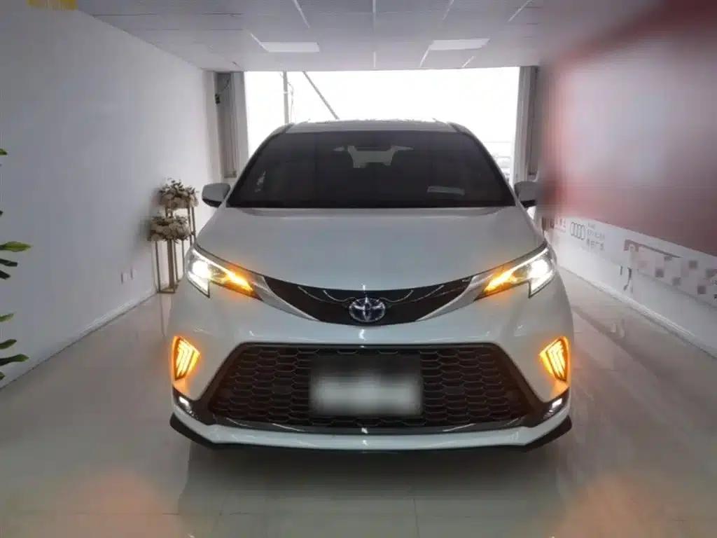 2023 Grevia 2.5L Hybrid Premium Plus Edition — миниатюра 3