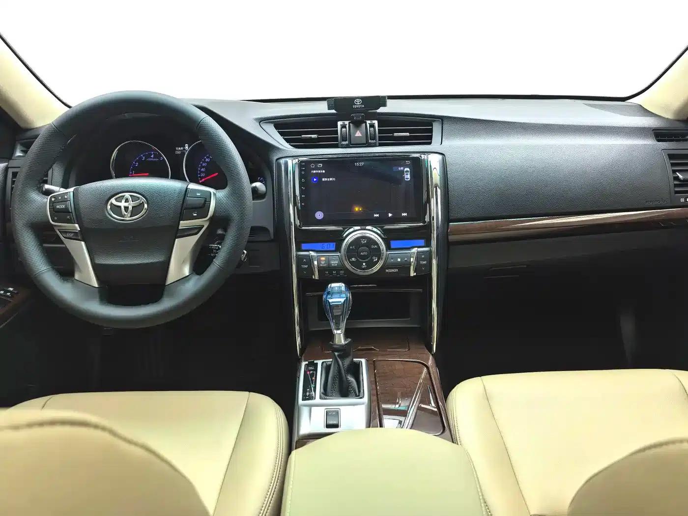 Reiz 2013 2.5V Premium Edition — миниатюра 11