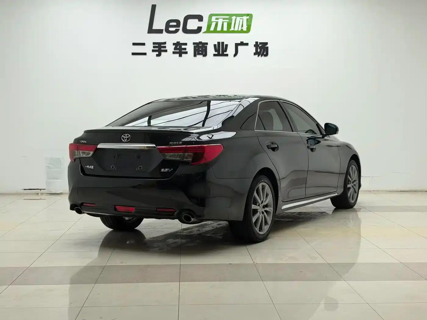 Reiz 2013 2.5V Premium Edition — миниатюра 7