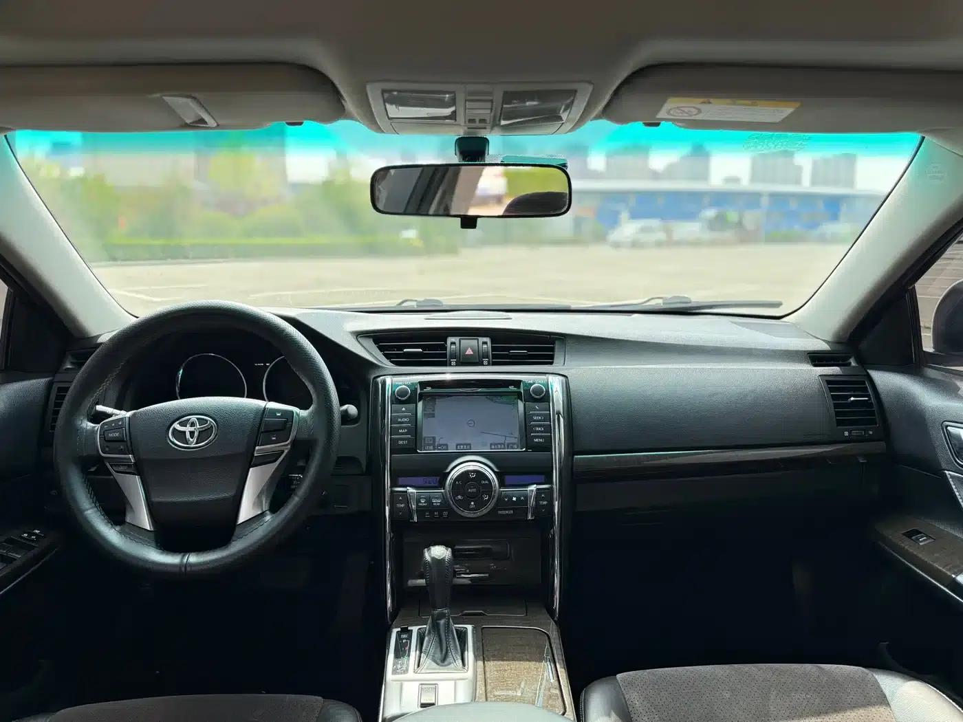 Reiz 2013 2.5V Premium Navigation Edition — миниатюра 5