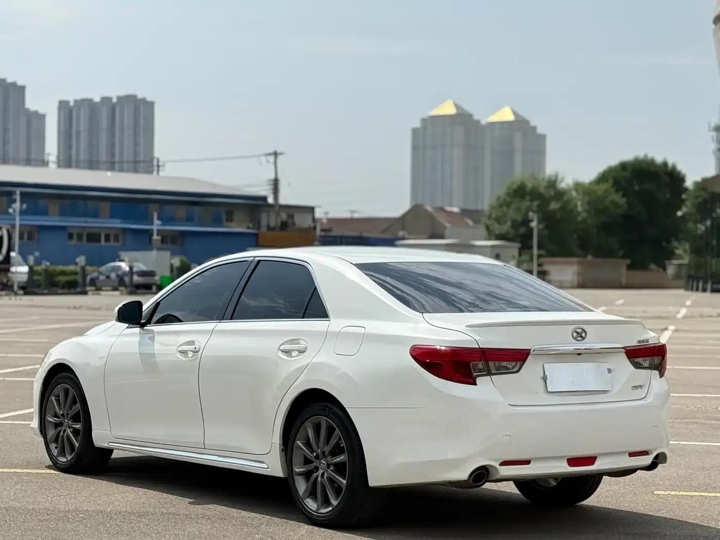 Reiz 2013 2.5V Premium Navigation Edition — миниатюра 8