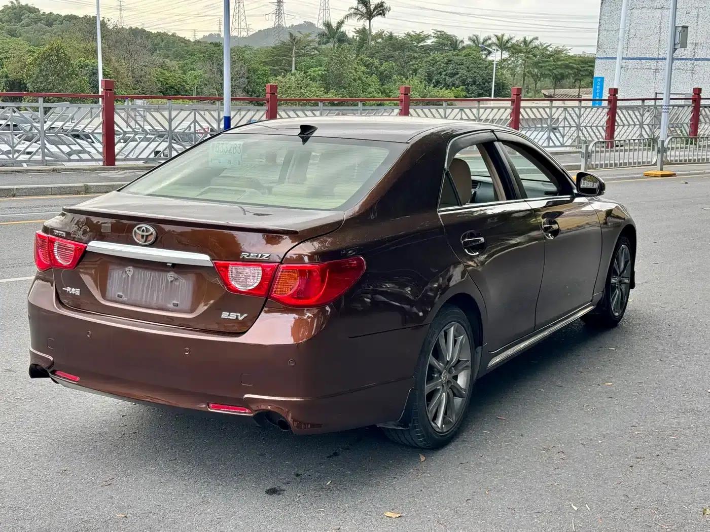 Reiz 2012 2.5V Elegant Elite Edition — миниатюра 5