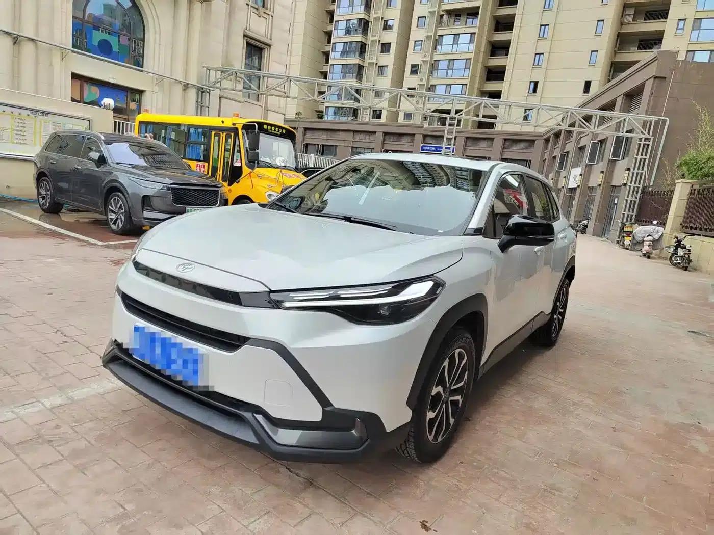 Fenglanda 2026 2.0L CVT Luxury Edition — миниатюра 1
