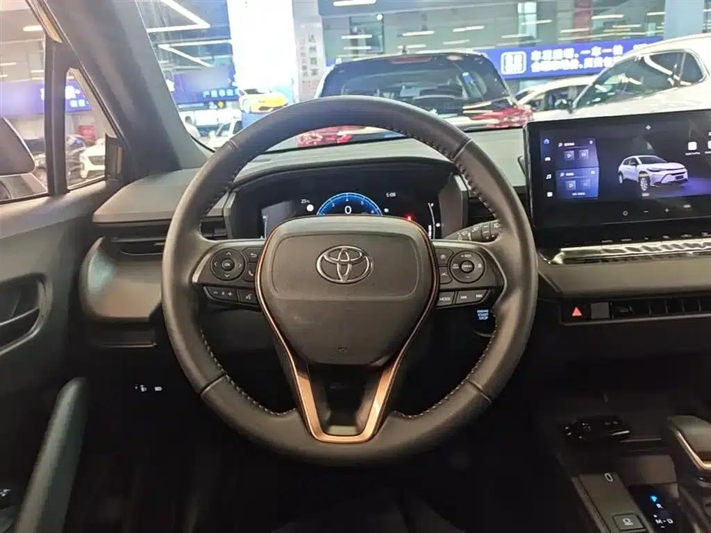 2026 Toyota Land Cruiser 2.0L CVT Comfort Edition — миниатюра 11