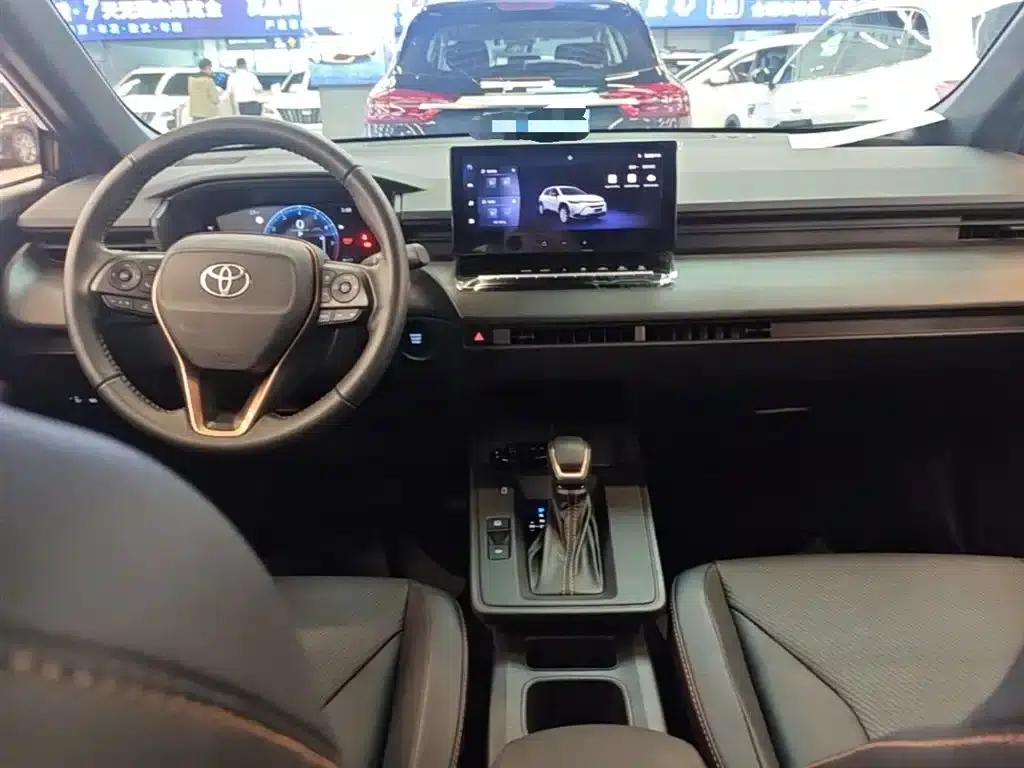 2026 Toyota Land Cruiser 2.0L CVT Comfort Edition — миниатюра 10