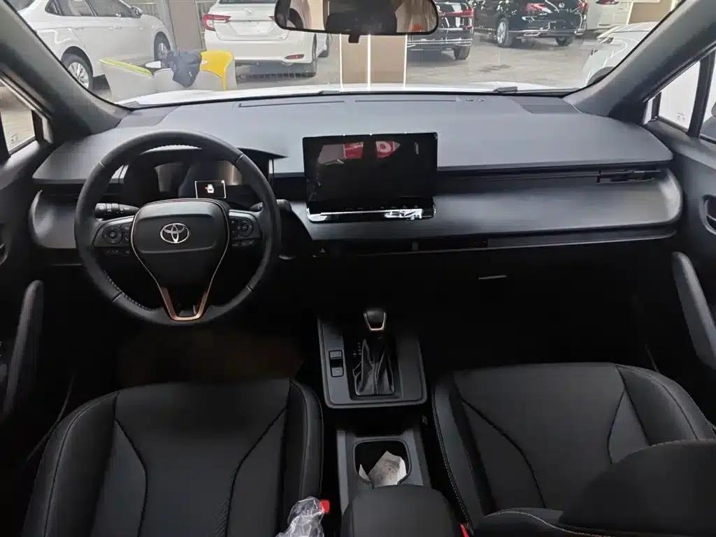 2026 Toyota Land Cruiser 2.0L CVT Comfort Edition — миниатюра 16