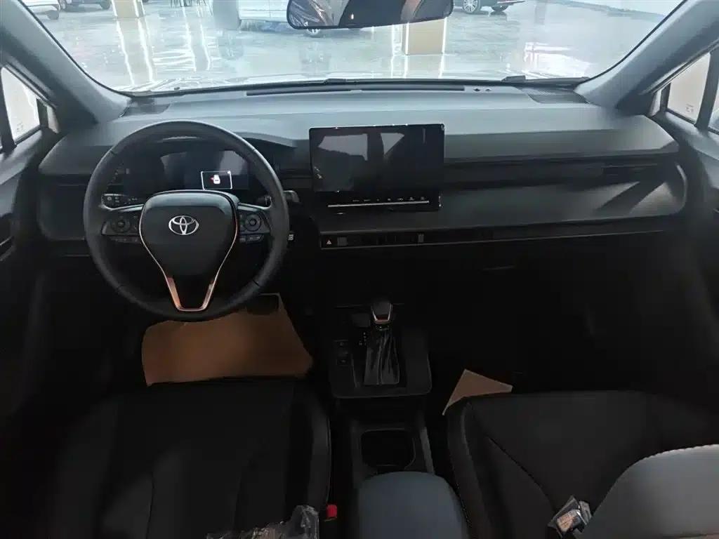 2026 Toyota Land Cruiser 2.0L CVT Comfort Edition — миниатюра 16