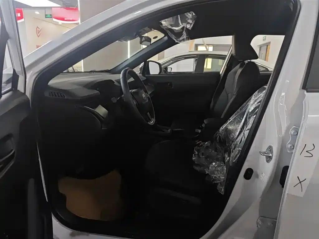 2026 Toyota Land Cruiser 2.0L CVT Comfort Edition — миниатюра 19