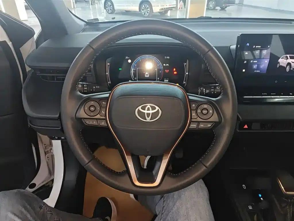 2026 Toyota Land Cruiser 2.0L CVT Comfort Edition — миниатюра 3