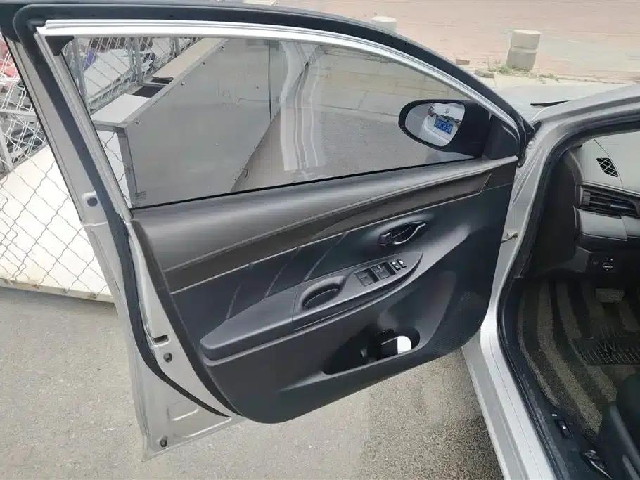 Vios 2014 1.3L Automatic Premium Edition — миниатюра 7