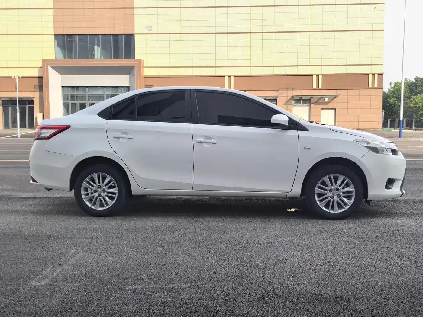 Vios 2014 1.5L Automatic Smart Edition — миниатюра 8
