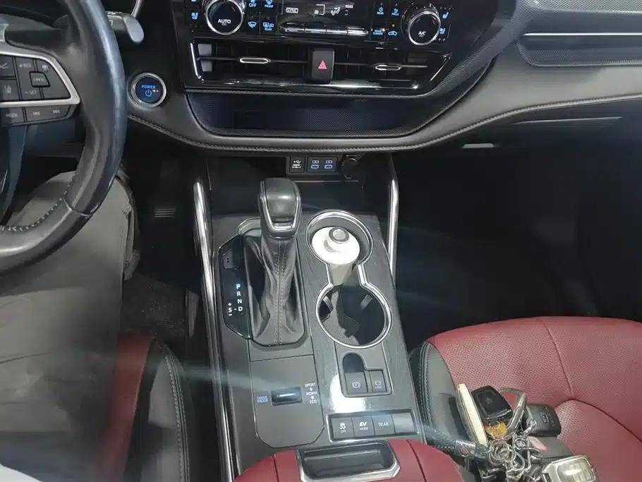 Crown Land Cruiser 2021 2.5L HEV 4WD Flagship Edition — миниатюра 16