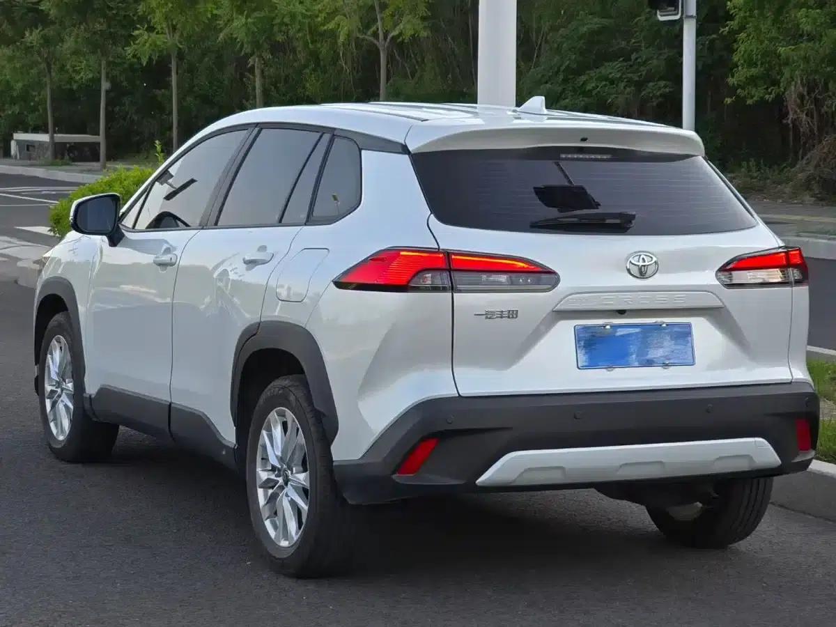 2023 Toyota Corolla Sharp 2.0L Luxury Edition — миниатюра 3