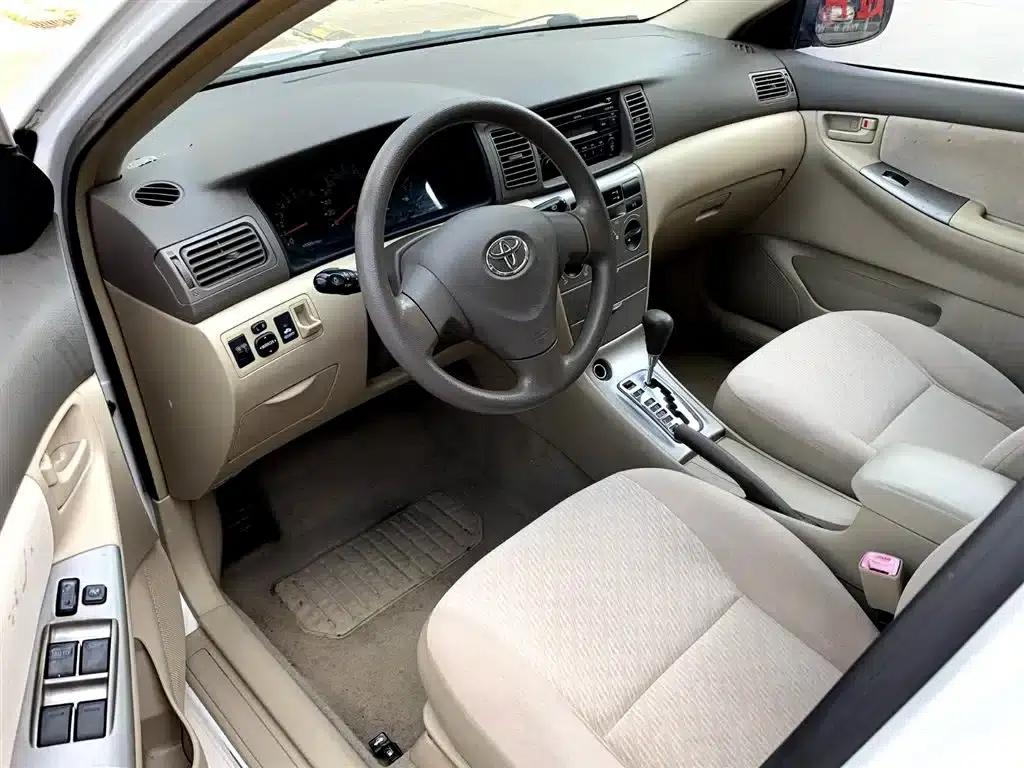 Corolla 2011 1.6L Automatic Classic Edition — миниатюра 5