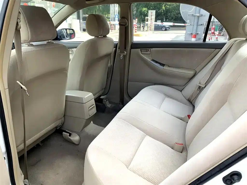Corolla 2011 1.6L Automatic Classic Edition — миниатюра 8