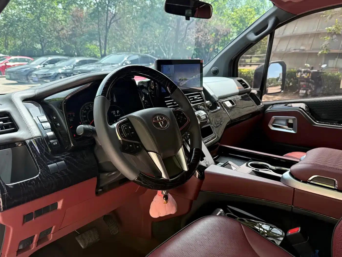 2025 HIACE 3.5L Automatic — миниатюра 8