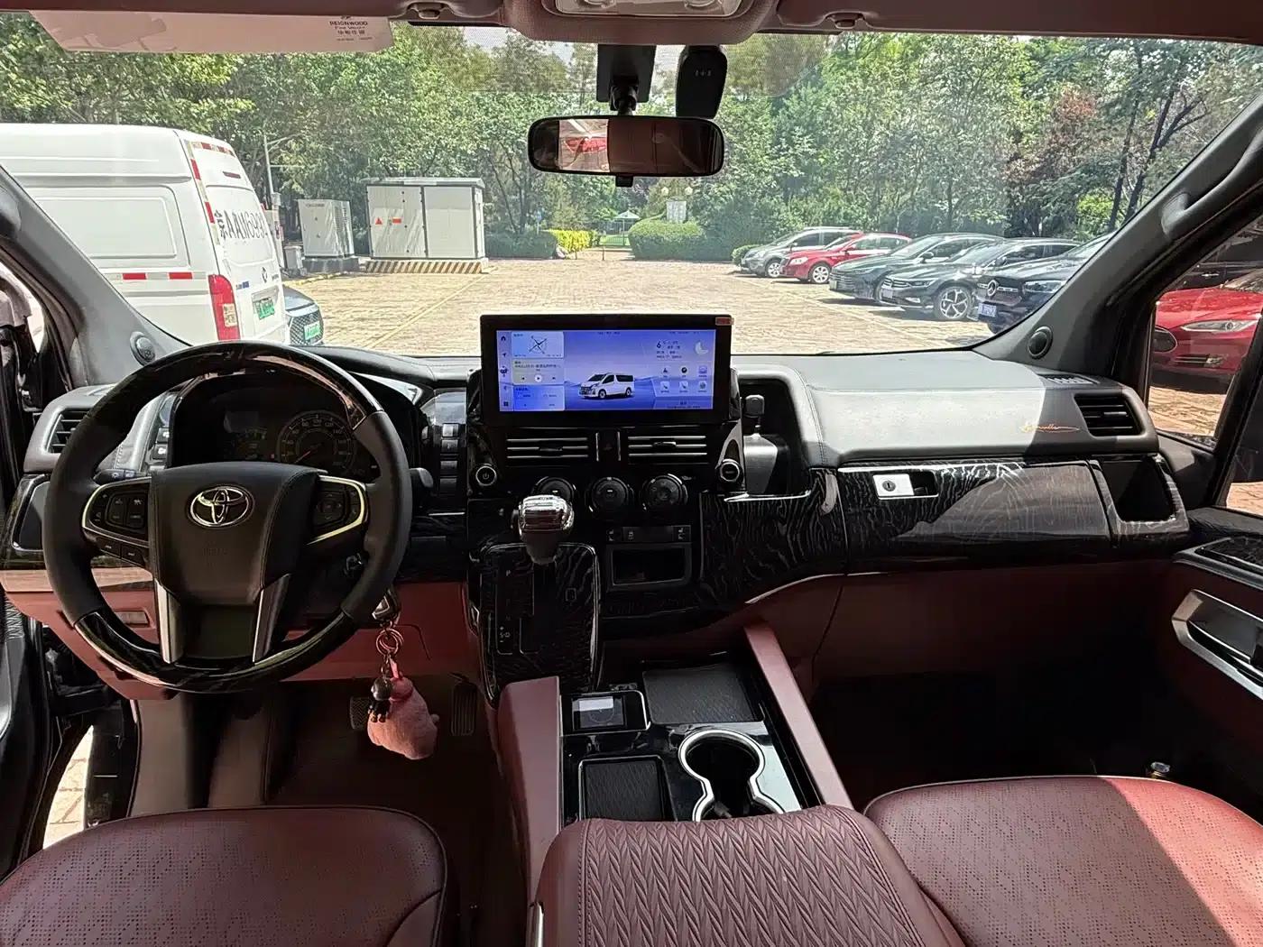 2025 HIACE 3.5L Automatic — миниатюра 9