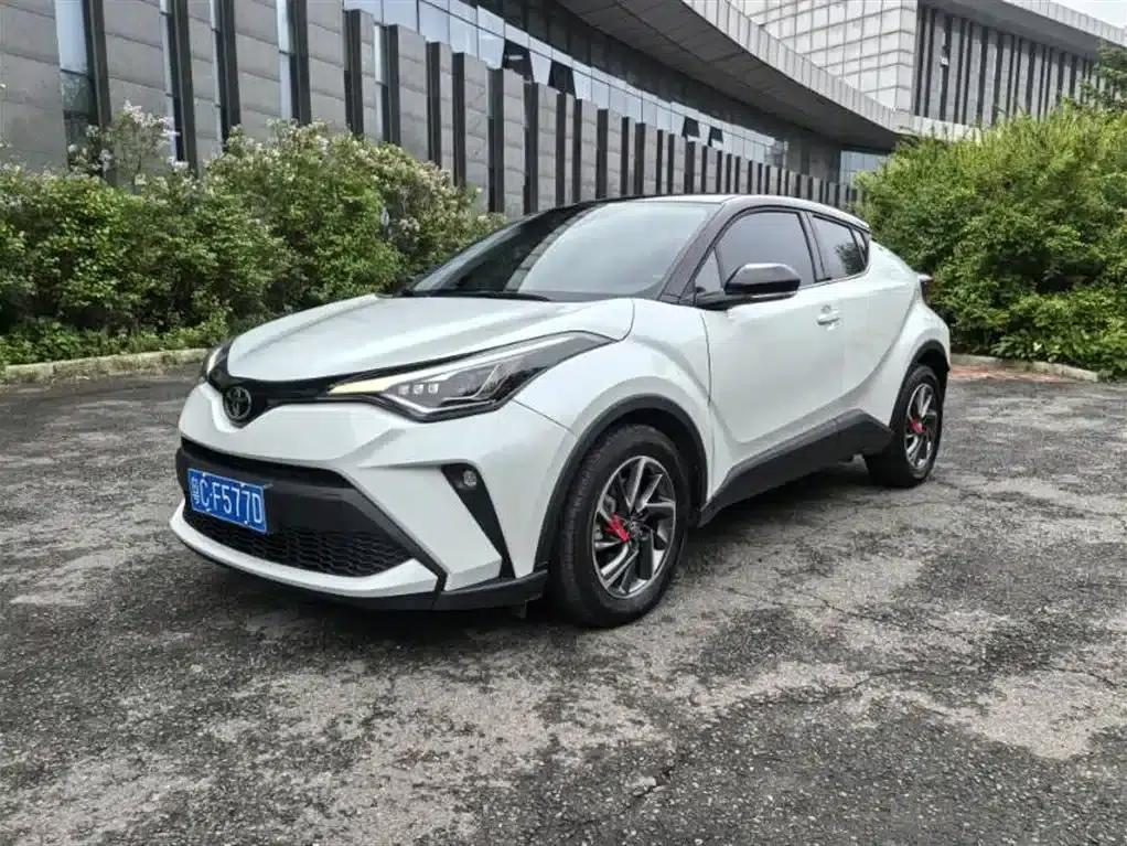 Toyota C-HR 2021 2.0L Luxury Edition — миниатюра 1