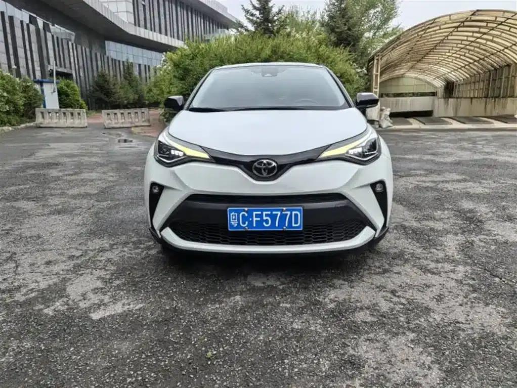 Toyota C-HR 2021 2.0L Luxury Edition — миниатюра 2