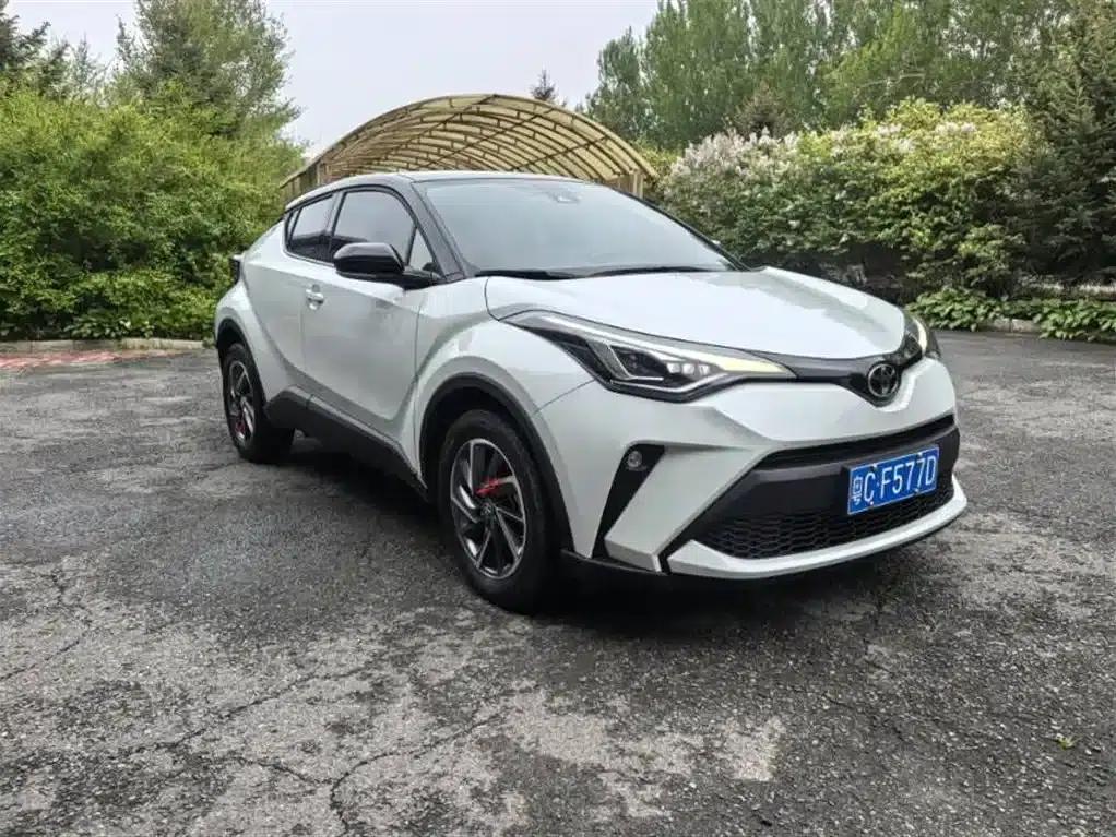 Toyota C-HR 2021 2.0L Luxury Edition — миниатюра 3