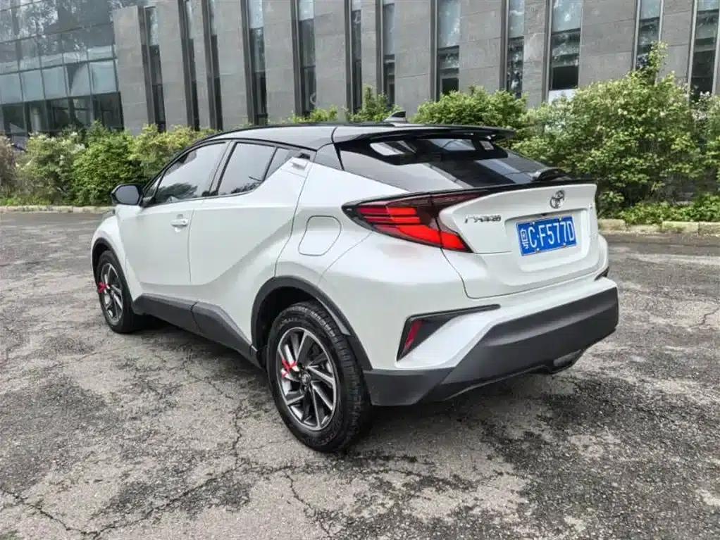 Toyota C-HR 2021 2.0L Luxury Edition — миниатюра 6