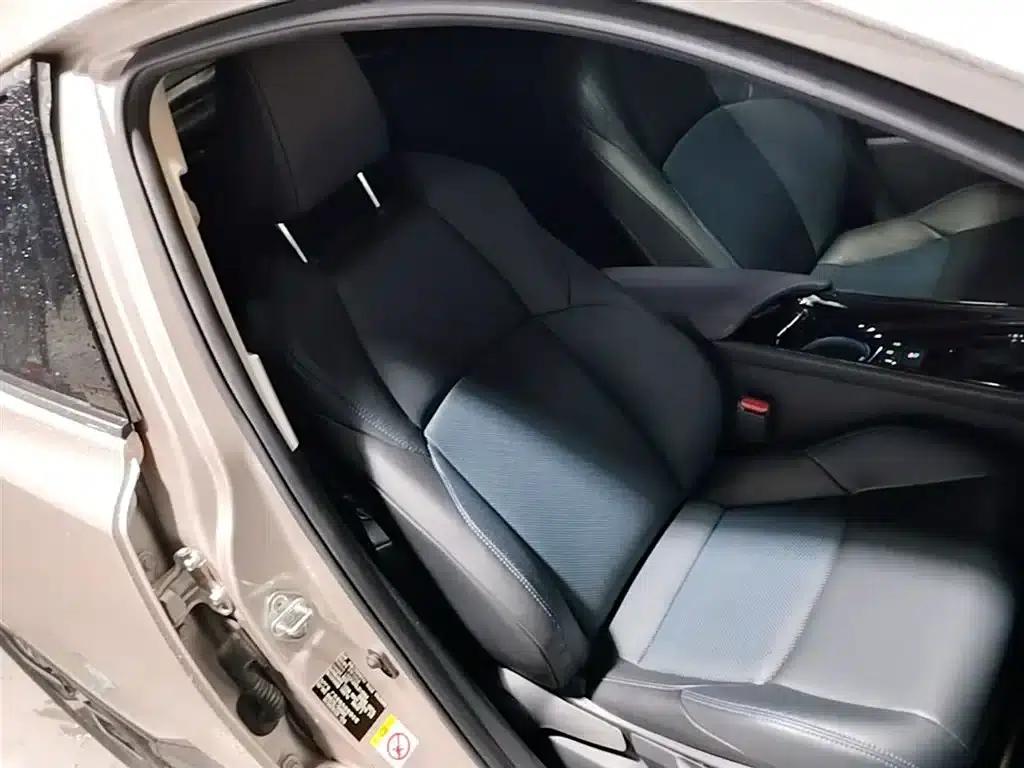 Toyota C-HR 2020 2.0L Leading Edition — миниатюра 25