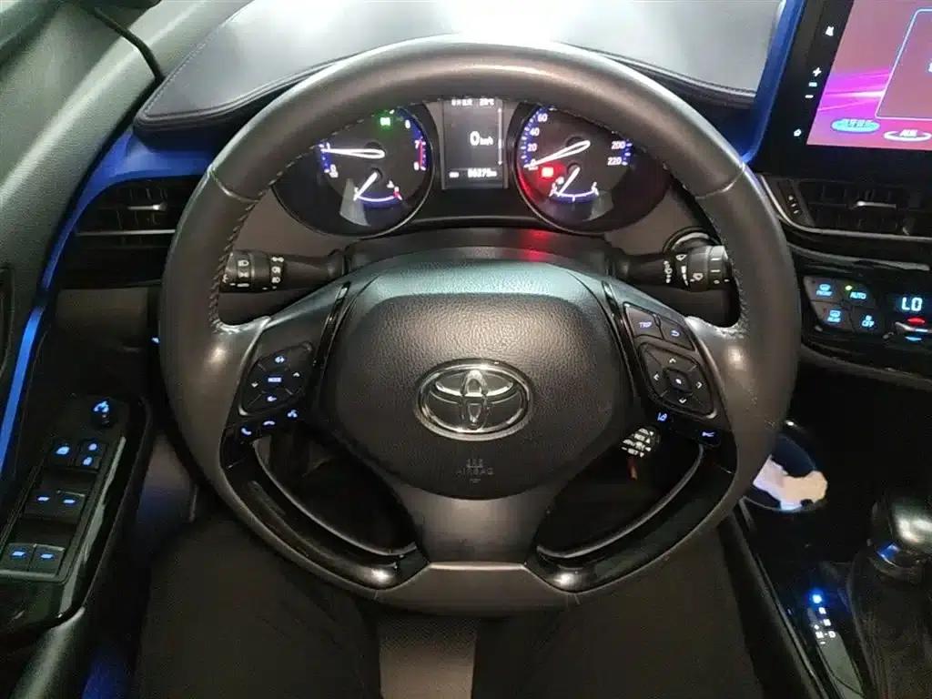 Toyota C-HR 2020 2.0L Luxury Edition — миниатюра 11