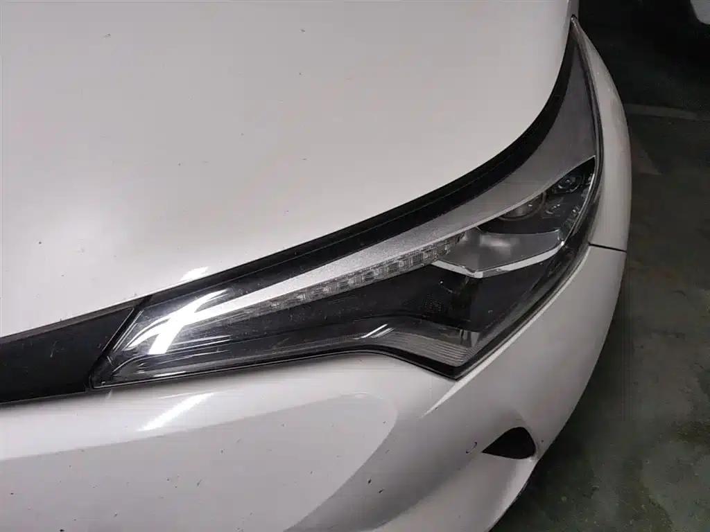 Toyota C-HR 2020 2.0L Luxury Edition — миниатюра 23