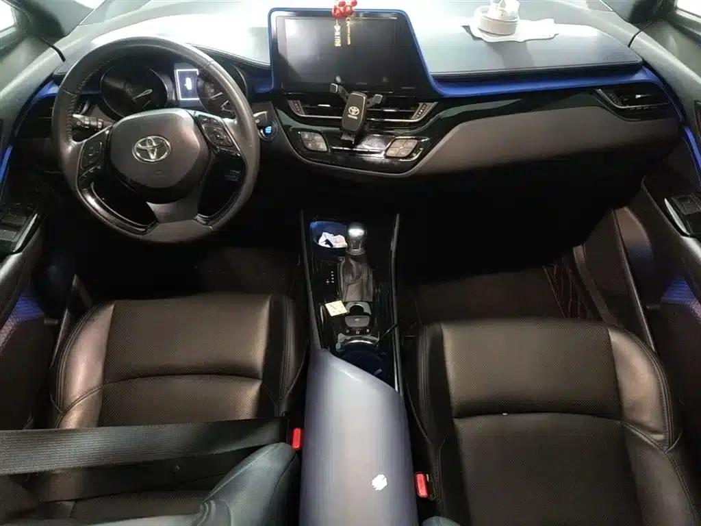 Toyota C-HR 2020 2.0L Luxury Edition — миниатюра 10