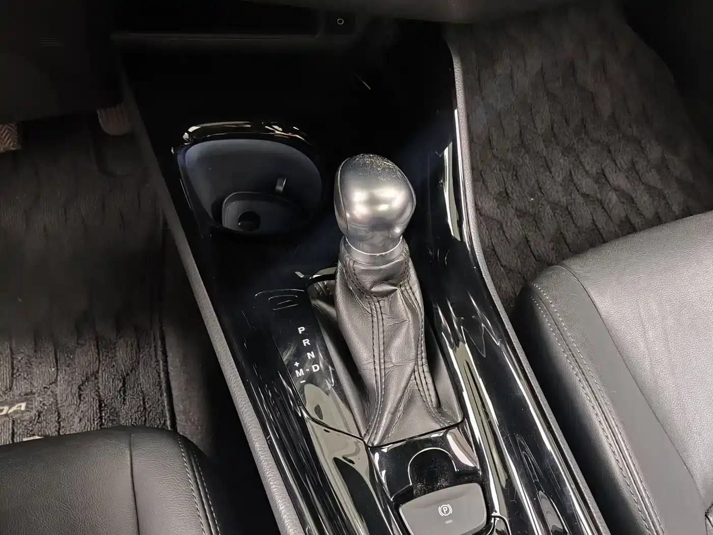 2018 Toyota IZOA 2.0L Elegance Edition (National VI Emission Standard) — миниатюра 11