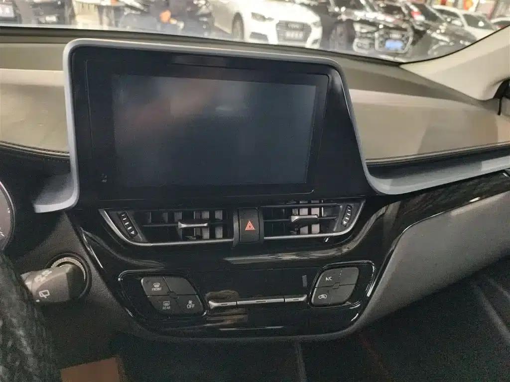 2022 Toyota IZOA 2.0L Sport Edition — миниатюра 4