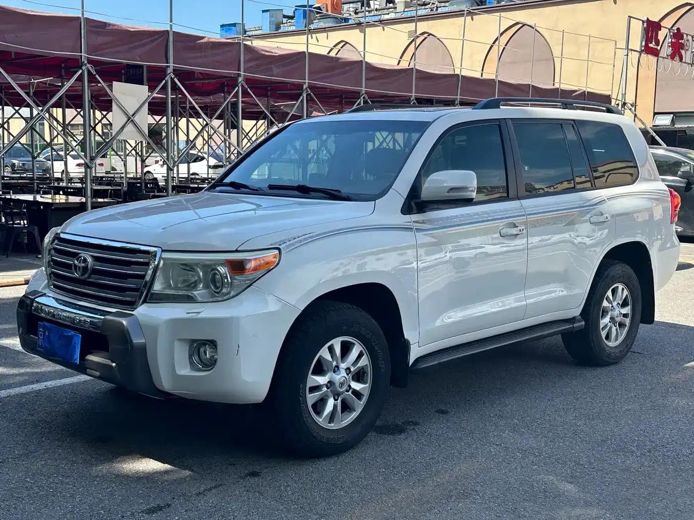 2012 Land Cruiser 4.0L Automatic VX — миниатюра 1