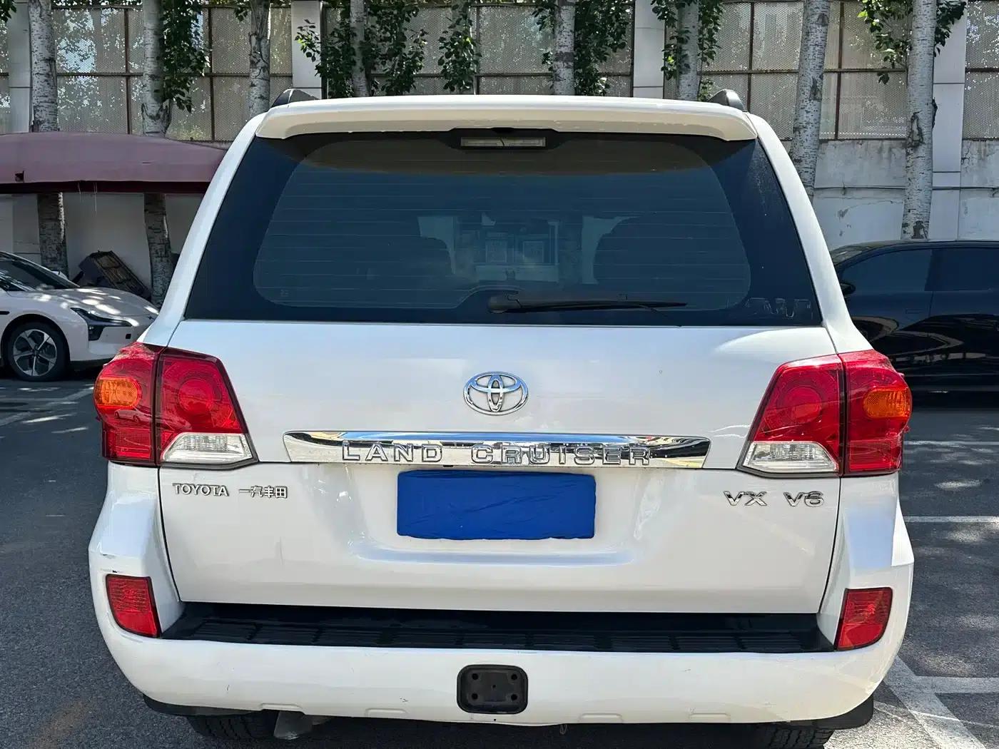 2012 Land Cruiser 4.0L Automatic VX — миниатюра 2