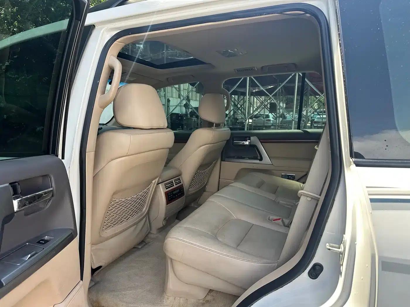 2012 Land Cruiser 4.0L Automatic VX — миниатюра 11